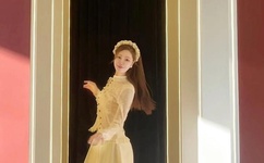 泳池里强摁做开腿呻吟漫画动漫